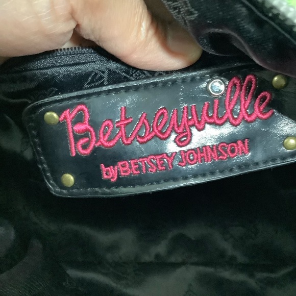 Betsey Johns Betseyville Strawberry Floral Handbag Vintage - Picture 11 of 11